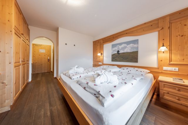 Double rooms or twin room for 2 persons Image: room type 2