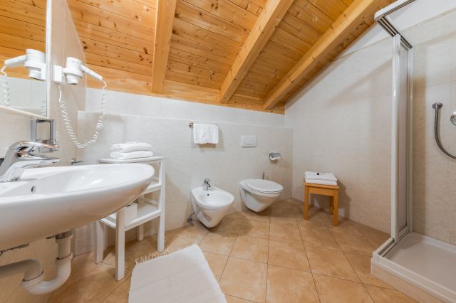 Double rooms or twin room for 2 persons Image: room type 2