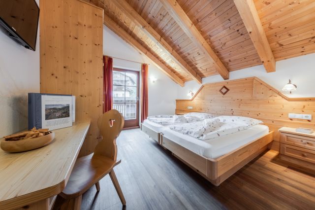 Double rooms or twin room for 2 persons Image: room type 2