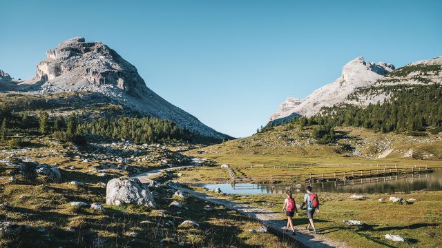 Image: hiking in Longiarù